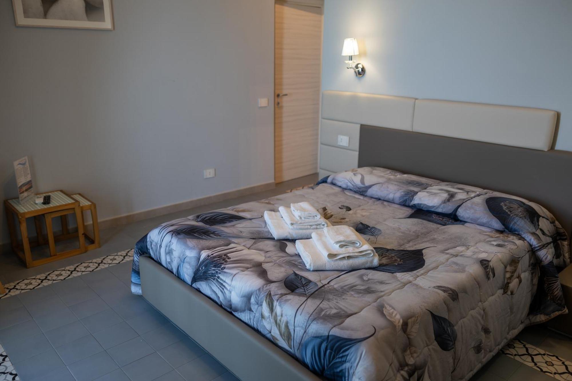 Dimora Le Pietre Del Mare Hotel Pizzo  Eksteriør billede